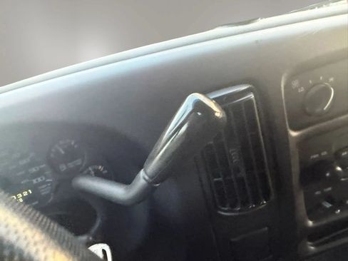 Used 2001 Chevrolet Express 2500 Passenger RWD image 13