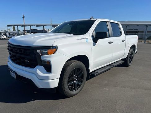 Used 2024 Chevrolet Silverado 1500 Custom RWD image 3