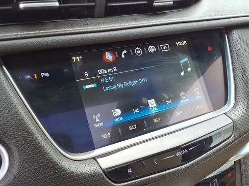 Used 2018 Cadillac XT5 Luxury w/ Driver Awareness Package image 21