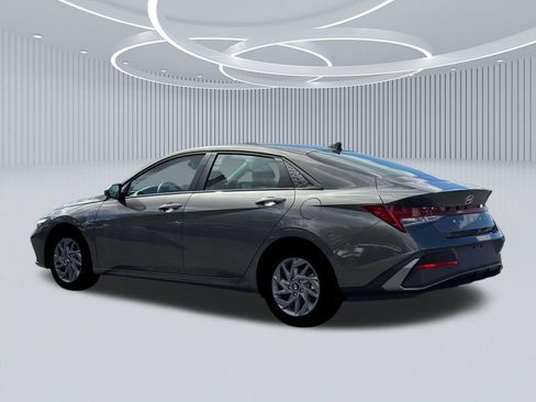 New 2026 Hyundai Elantra Hybrid FWD image 4