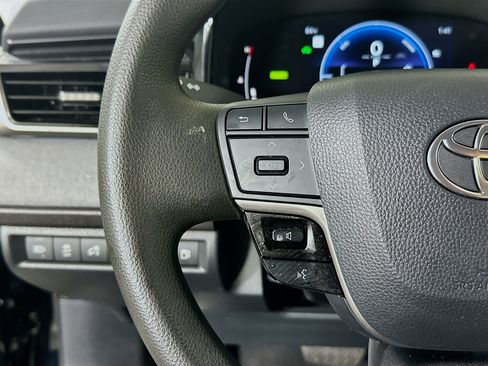 Used 2025 Toyota Camry LE w/ Convenience Package image 16