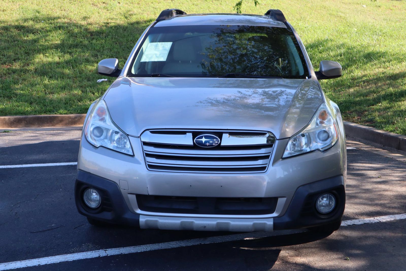 Used 2014 Subaru Outback 3.6R Limited AWD/4WD image 2