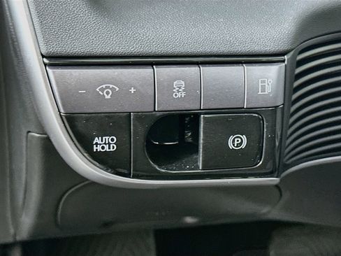 Used 2025 Hyundai Ioniq 5 SE RWD image 17