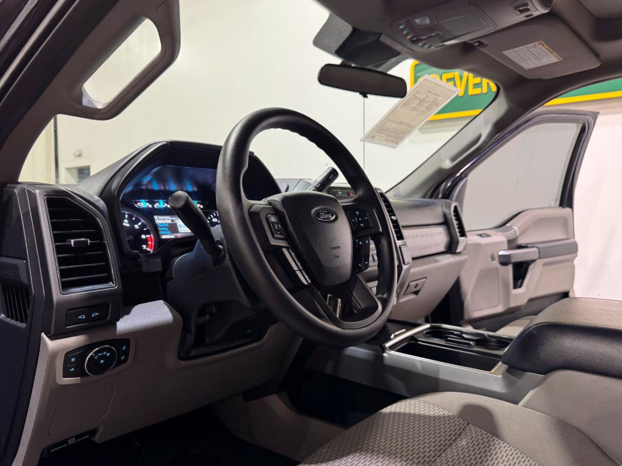 Used 2022 Ford F250 XLT w/ XLT Premium Package AWD/4WD image 10