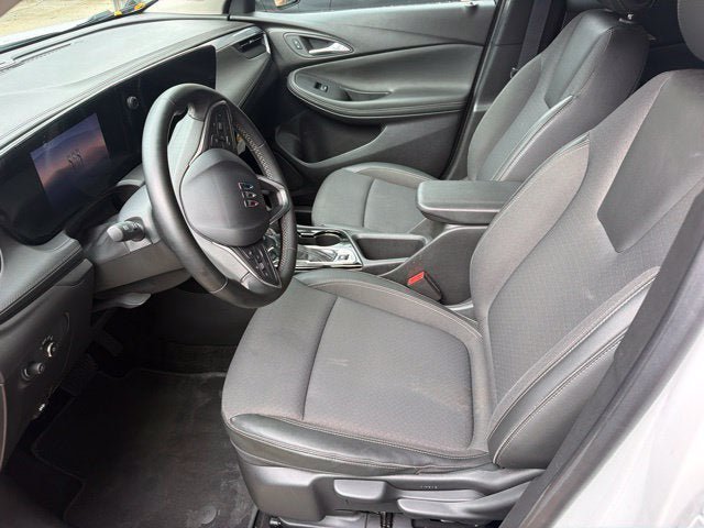 Used 2024 Buick Encore GX Preferred AWD/4WD image 9