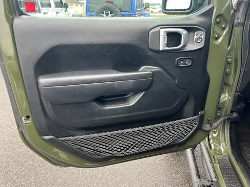 Used 2022 Jeep Wrangler Unlimited Willys image 11