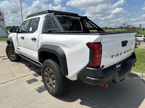 New 2025 Toyota Tacoma Trailhunter Hybrid image 4