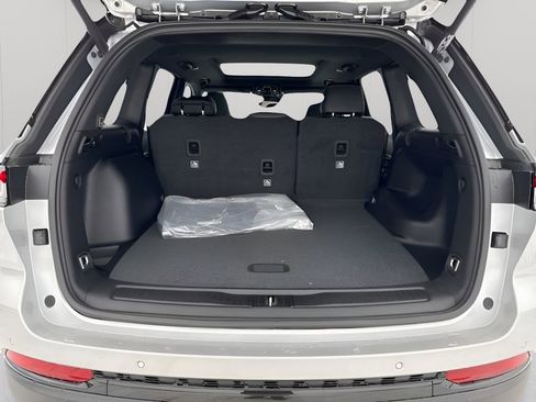 New 2025 Jeep Grand Cherokee Limited w/ Trailer Tow Package AWD/4WD image 18