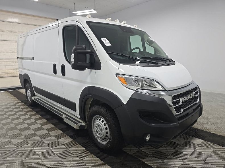 Used 2025 RAM ProMaster 2500 w/ U-Haul Equipment Group FWD image 5