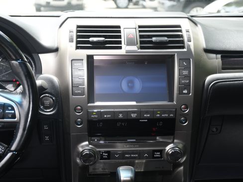 Used 2020 Lexus GX 460 Luxury w/ Luxury Sport Package AWD/4WD image 18