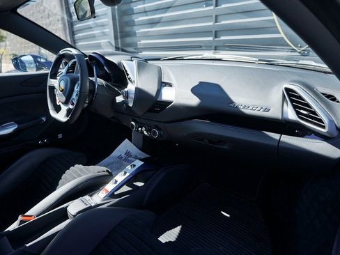 Used 2018 Ferrari 488 GTB image 39