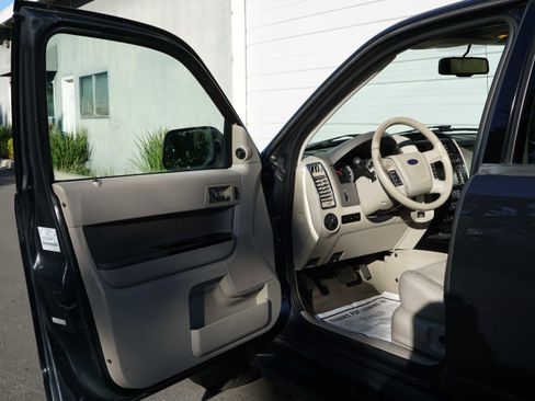 Used 2009 Ford Escape Limited image 35