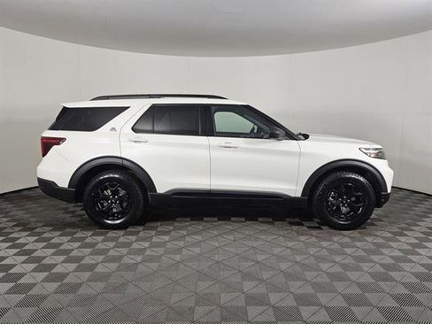 Used 2022 Ford Explorer Timberline image 2