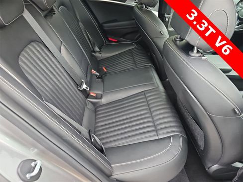 Used 2022 Genesis G70 3.3T image 17