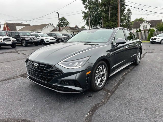 Used 2022 Hyundai Sonata SEL w/ Convenience Package FWD image 3