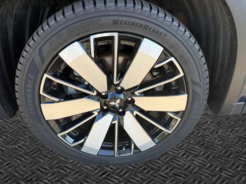 Used 2025 Mitsubishi Outlander SE AWD/4WD image 11