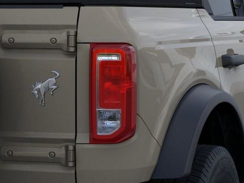 New 2025 Ford Bronco 4-Door AWD/4WD image 23
