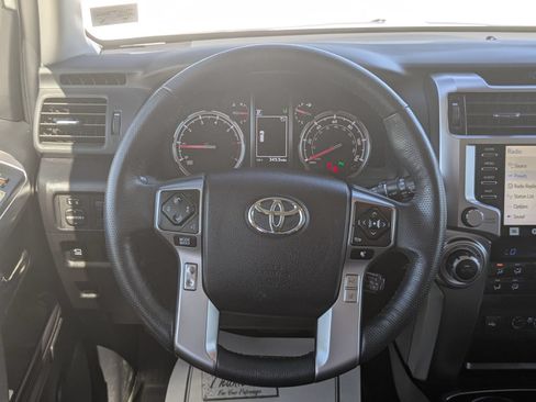 Used 2024 Toyota 4Runner Limited AWD/4WD image 34