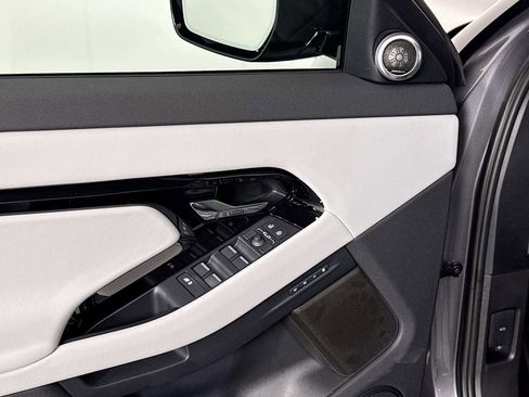 New 2026 Land Rover Range Rover Evoque S image 18