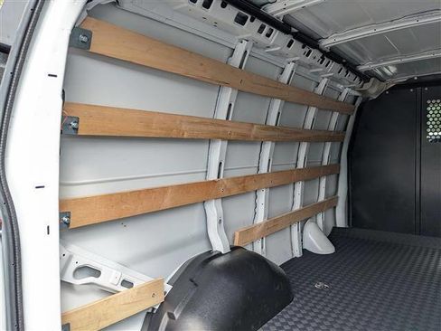 Used 2024 GMC Savana 2500 2500 3dr Cargo Van w/ Driver Convenience Package image 14