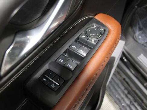 Used 2023 GMC Yukon Denali Ultimate image 20