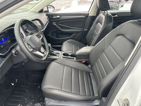 Used 2024 Volkswagen Jetta SE w/ Panoramic Sunroof Package image 26