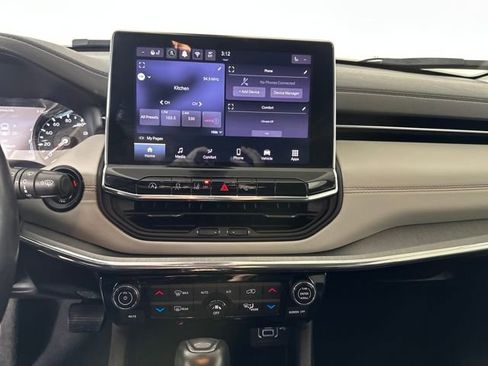 Used 2022 Jeep Compass Limited image 21