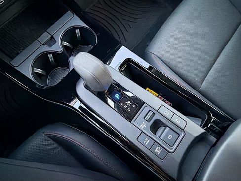 Used 2024 Toyota Prius Prime FWD image 16