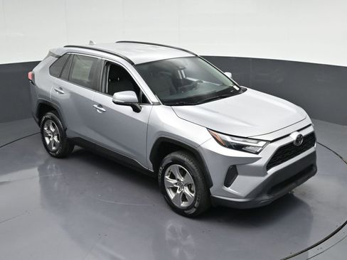 Used 2022 Toyota RAV4 XLE FWD image 25