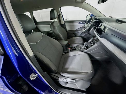 Used 2024 Volkswagen Taos SE image 29