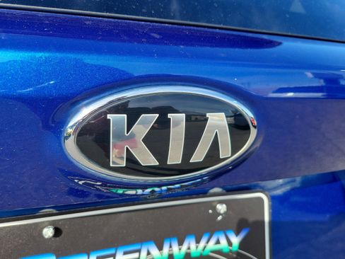 Used 2021 Kia Sorento S image 22