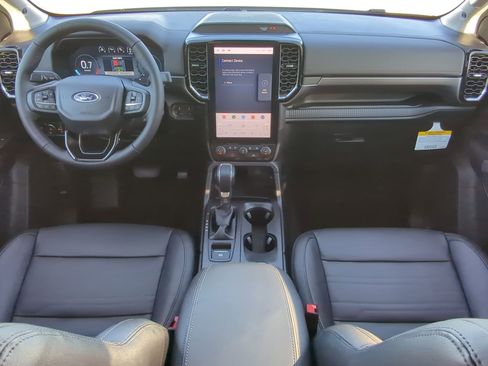 Used 2025 Ford Ranger Lariat w/ FX4 Off-Road Package image 13