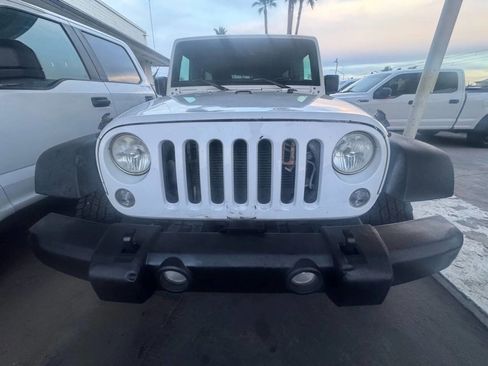 Used 2016 Jeep Wrangler Unlimited Rubicon w/ Max Tow Package image 2