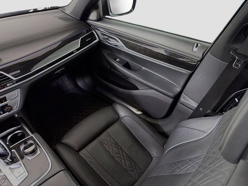 Used 2017 BMW 750i xDrive image 27