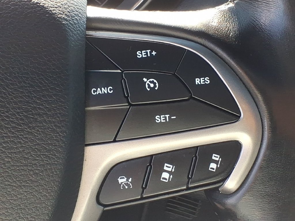 Used 2020 Jeep Grand Cherokee High Altitude AWD/4WD image 11