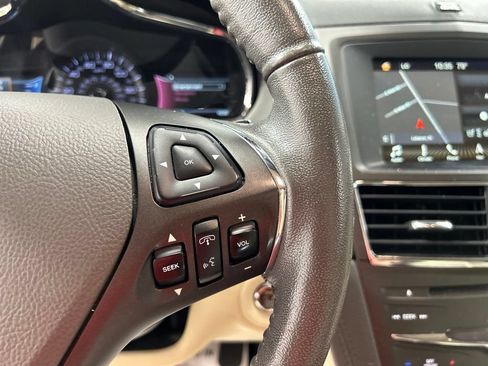 Used 2019 Lincoln MKT AWD image 20