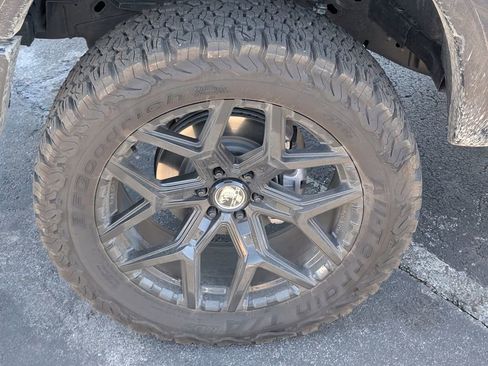 Used 2025 Ford F150 Lariat w/ Equipment Group 501A Mid image 23