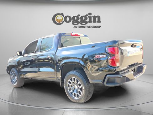 Used 2024 Chevrolet Colorado Z71 AWD/4WD image 4