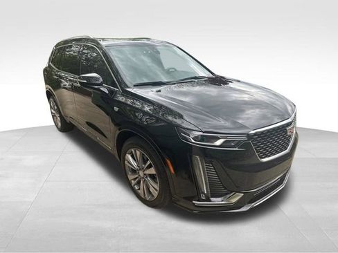 Certified 2024 Cadillac XT6 Premium Luxury AWD/4WD image 4