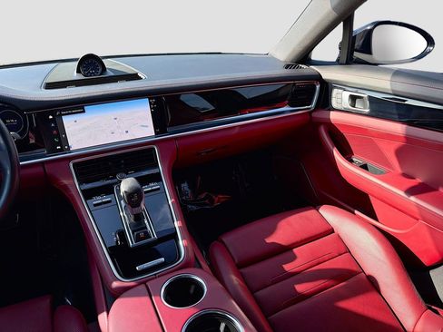 Used 2023 Porsche Panamera 4 Platinum Edition image 25