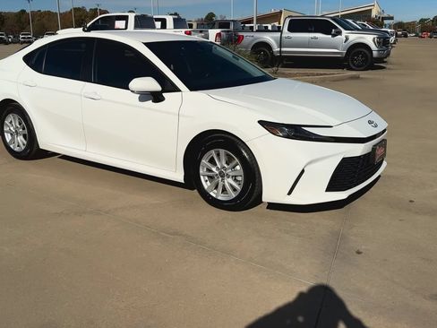 Used 2025 Toyota Camry LE w/ Convenience Package FWD image 3