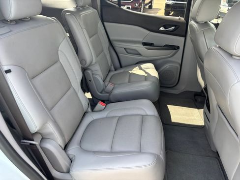 Used 2018 GMC Acadia SLT FWD image 19