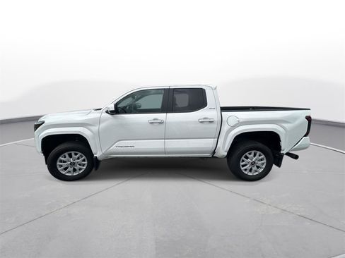 Used 2026 Toyota Tacoma SR5 RWD image 9