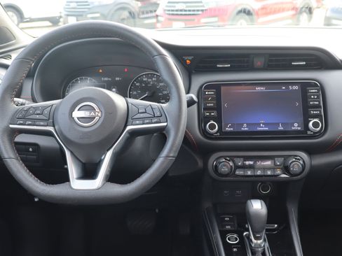 Used 2023 Nissan Kicks SR w/ SR Premium Package image 13