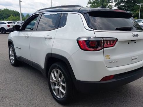 Used 2025 Jeep Compass Limited AWD/4WD image 6
