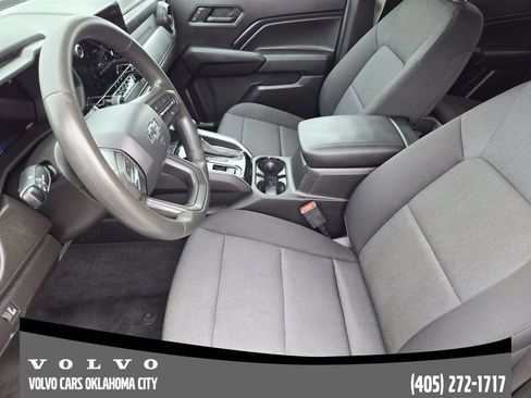 Used 2024 Chevrolet Colorado Trail Boss w/ Technology Package AWD/4WD image 10