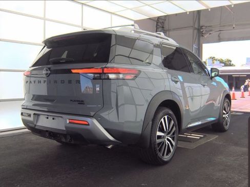 Certified 2025 Nissan Pathfinder Platinum image 2