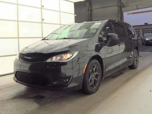 Used 2018 Chrysler Pacifica Touring Plus w/ S Appearance Package image 1