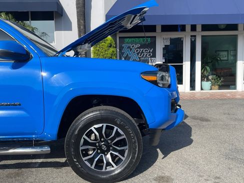 Used 2020 Toyota Tacoma TRD Sport w/ Technology Package RWD image 35