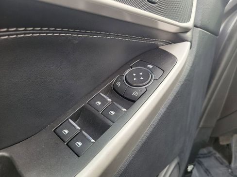 Used 2022 Ford Explorer XLT w/ Equipment Group 202A image 15